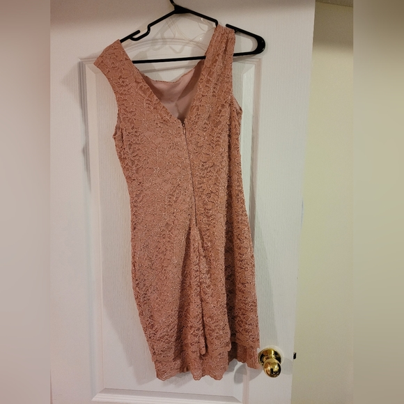 Le Chateau Lace Dress - Picture 2 of 2